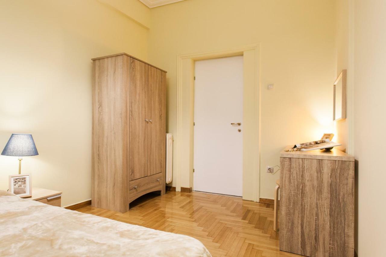 Private Central View Rooms In Apartment Near To Acropolis Metro Station Atenas Exterior foto