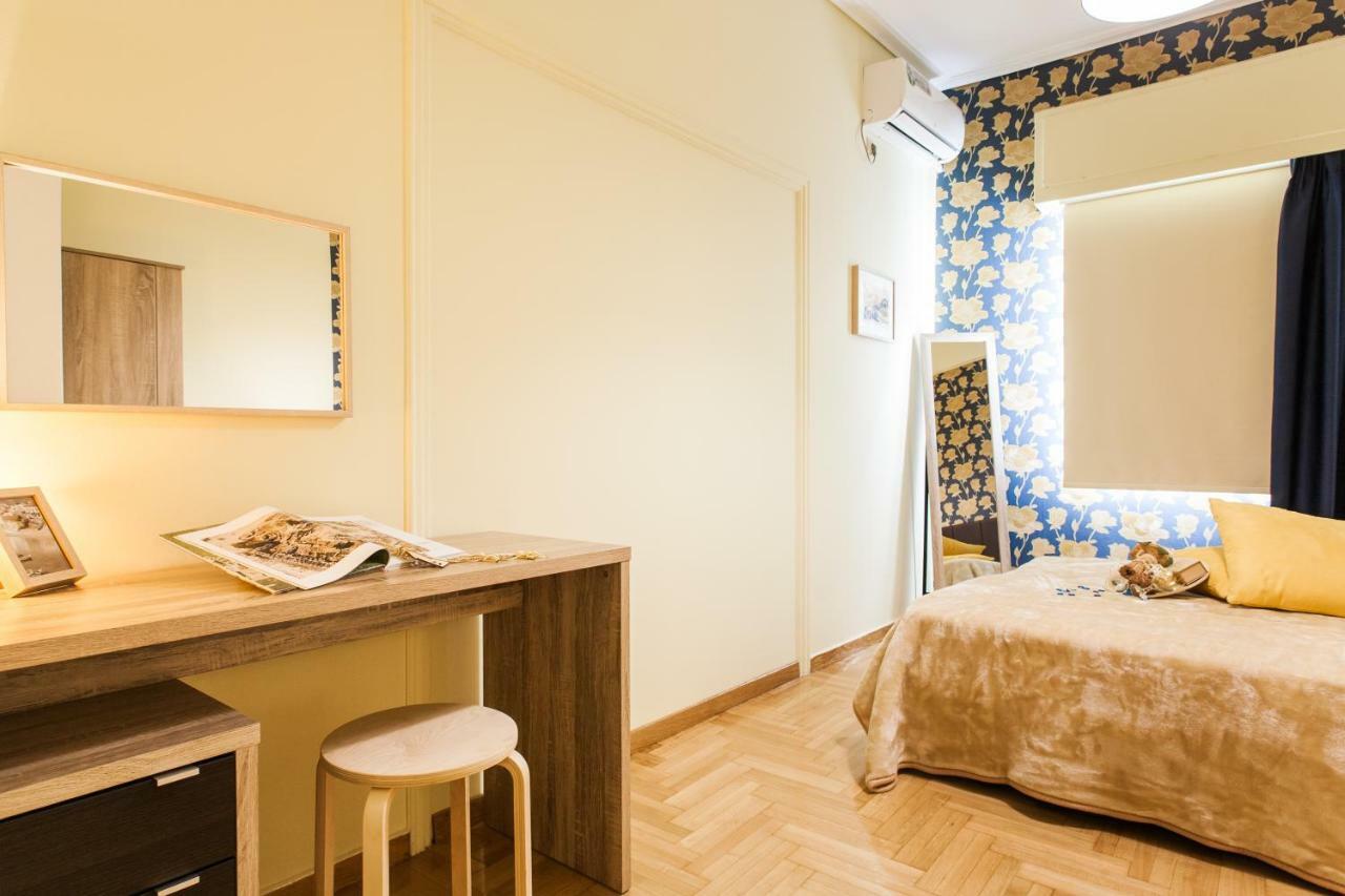 Private Central View Rooms In Apartment Near To Acropolis Metro Station Atenas Exterior foto