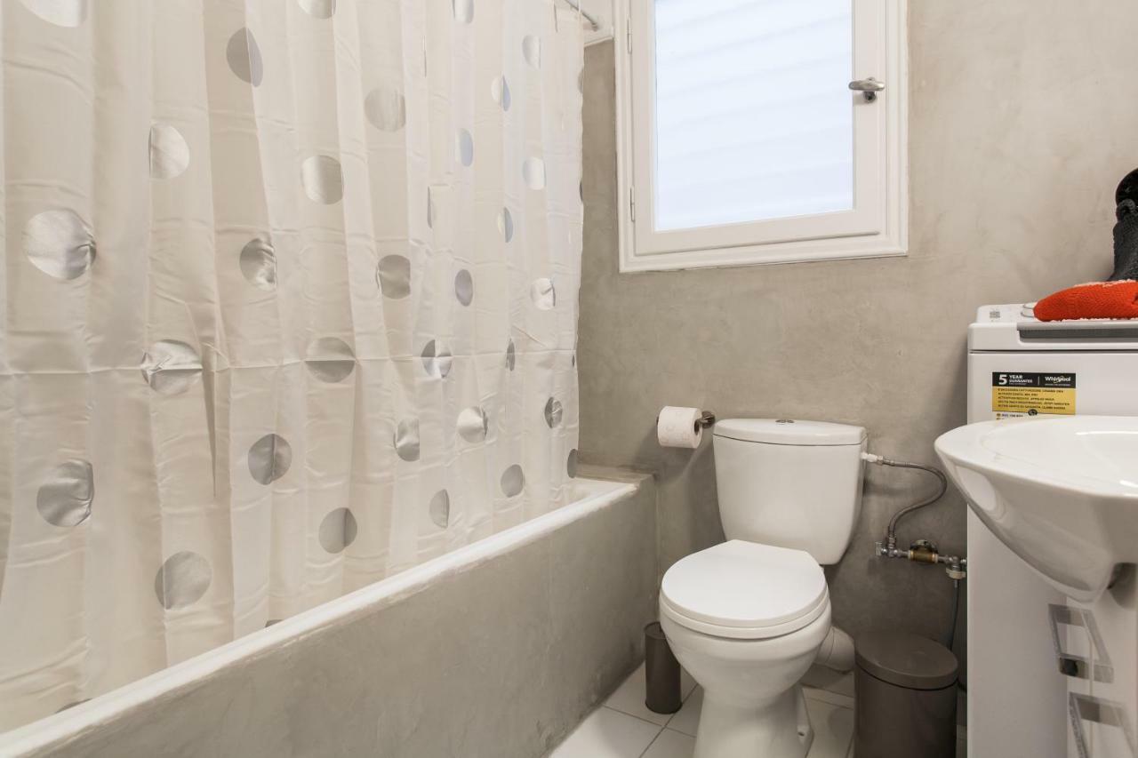 Private Central View Rooms In Apartment Near To Acropolis Metro Station Atenas Exterior foto